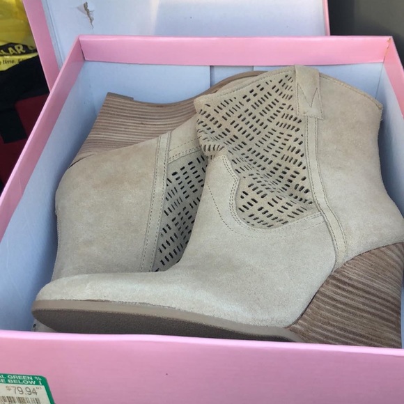 Light Tan - Picture 2 of 2